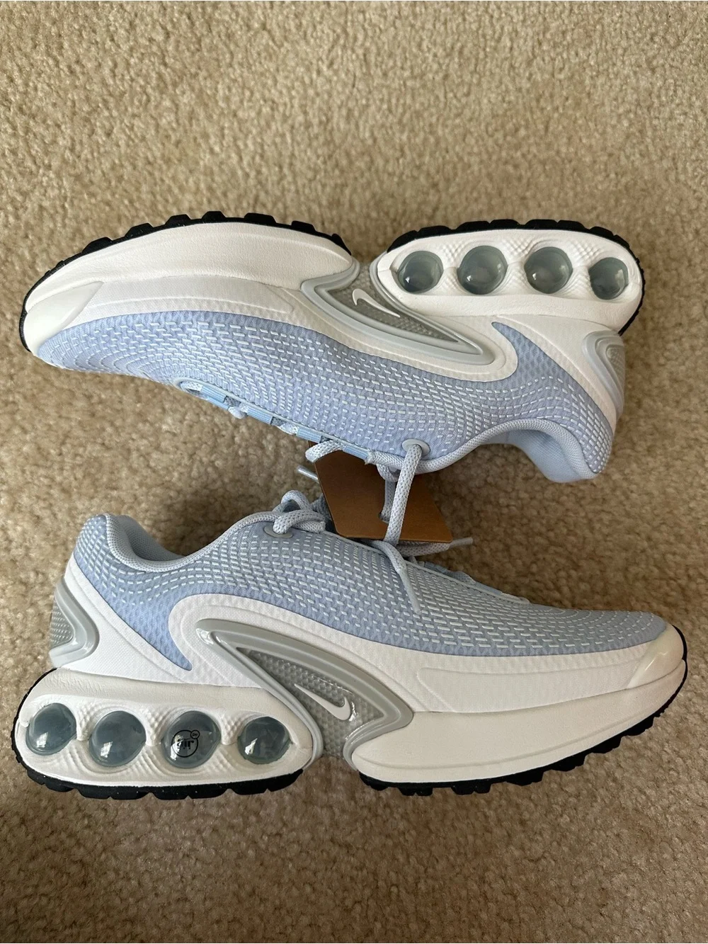Nike Air Max DN Women's sneaker in Light Blue/White